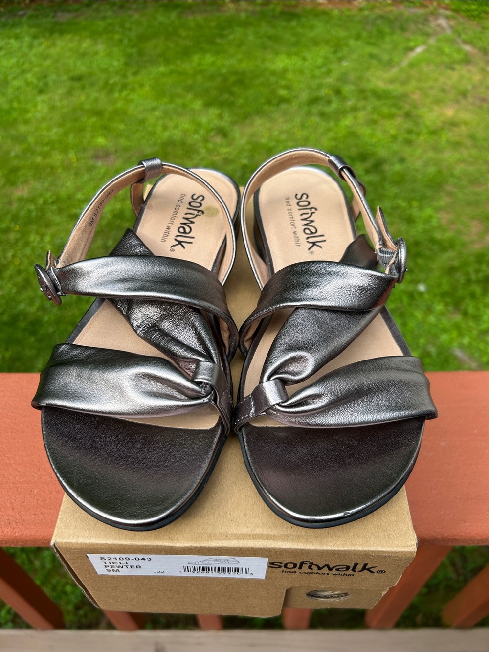 SoftWalk Women's Tieli Metallic Pewter Knot Leather Slingback Sandals